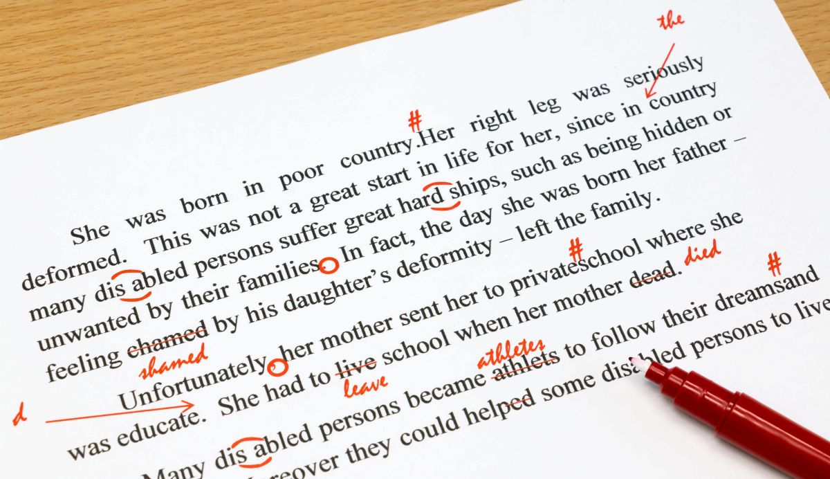 Some grammatical mistakes noted in some paragraphs, that illustrate the most common ESL mistakes students can commit.